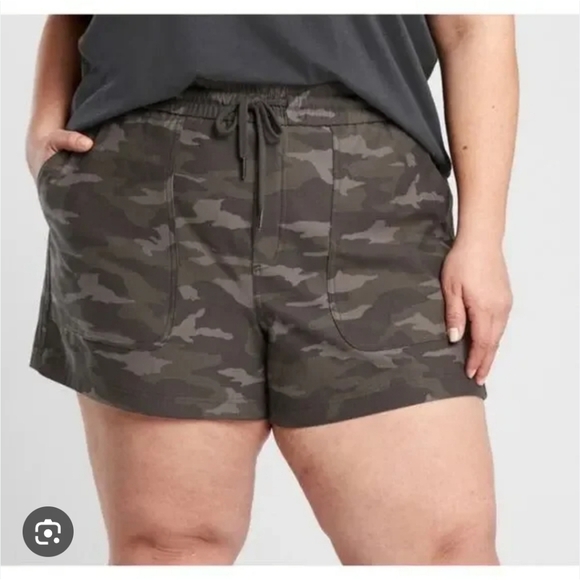 ATHLETA CAMO FARALLON SHORT SZ 20. DRAWSTRINGS WAIST ELASTIC WAIST. - Picture 1 of 8